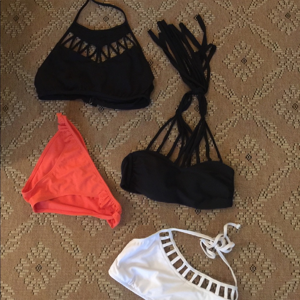 Bundled swim suits - Picture 1 of 8